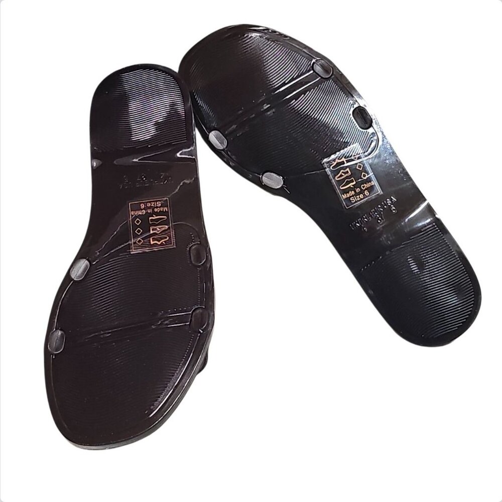 Black Slides With Oversized Gemstone Embellishment - Picture 5 of 7
